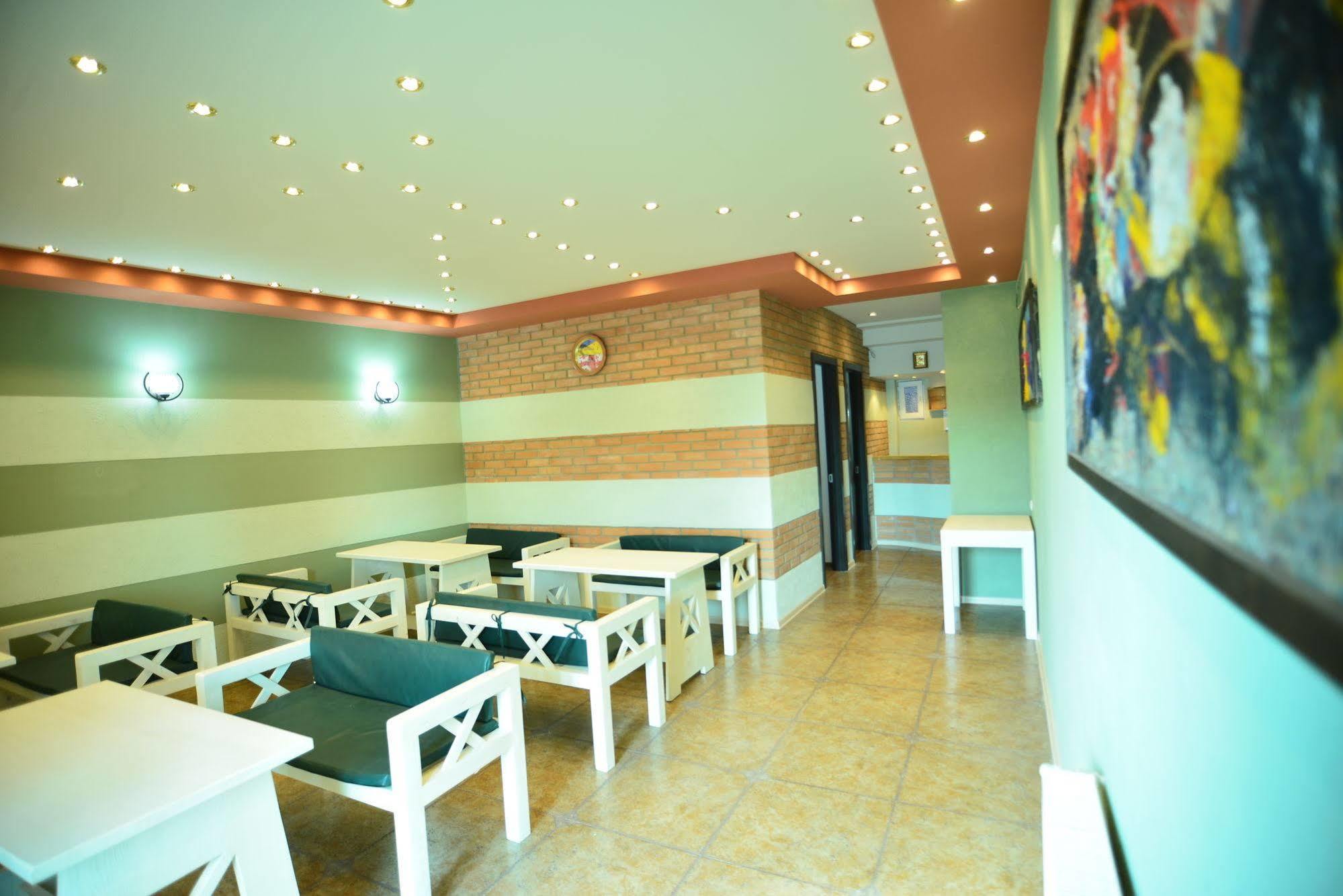 Hotel Kutaisi Globus Dış mekan fotoğraf